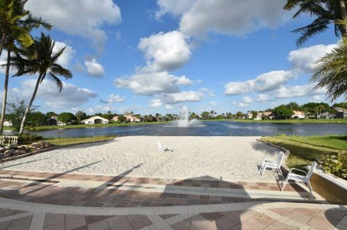 11652 Castellon Ct, Boynton Beach FL  33437-4085 exterior