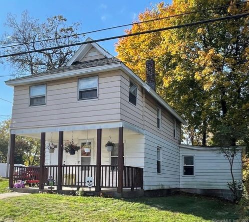11 Louis St, North Haven, CT 06473-3611