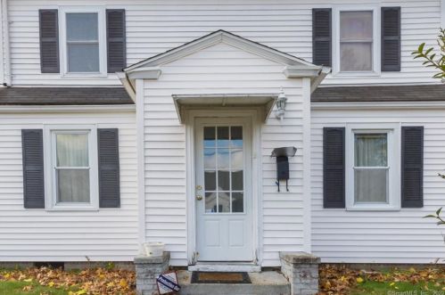 438 Queen St, Bridgeport, CT 06606-3374