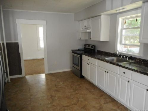 168 Main St, Putnam CT  06260-2315 exterior