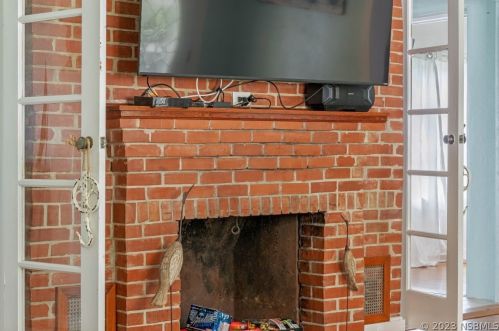 5959 Riverside Dr, Daytona Beach FL 32127-6445 exterior