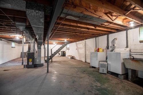 1099 Haig St, Hermitage PA  16146-2856 exterior