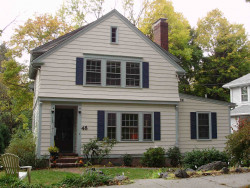 48 Daniel St, Newton, MA 02459-2502