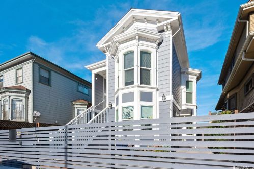 1134 Foothill Blvd, Oakland, CA 94606-3825