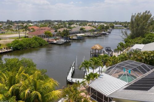 401 38th Pl, Cape Coral, FL 33993-5536