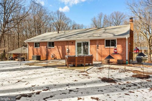 5637 Bellington Ave, Springfield VA  22151-2702 exterior