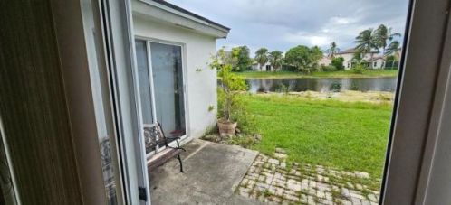 2012 184 Way, Hollywood FL  33029-5427 exterior