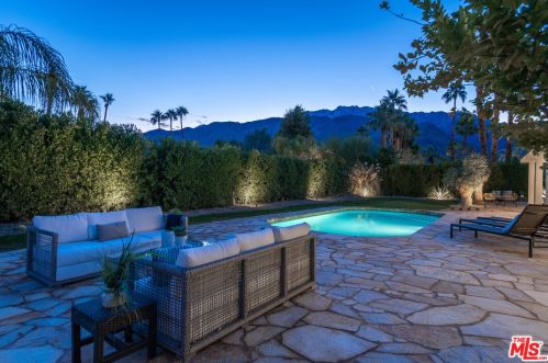 1055 Louise Dr, Palm Springs CA  92262-3241 exterior