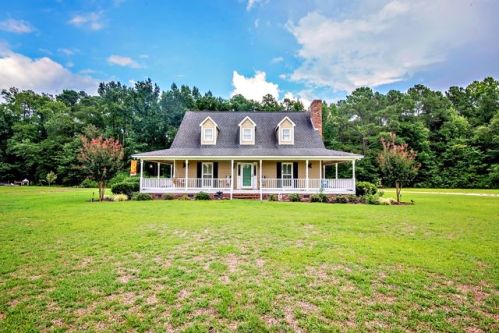 3354 Duck Pond Rd, Linden, NC 28356-9385