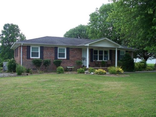 210 Highland Dr, Smithville, TN 37166-2714