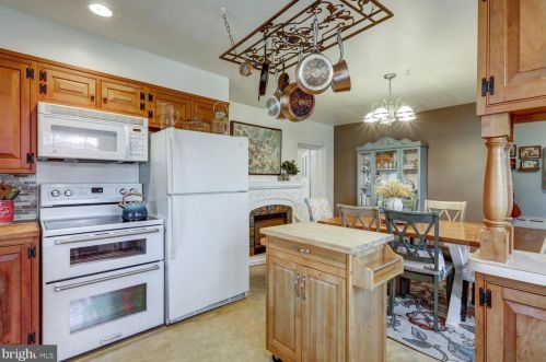 36 Academy Dr, Ephrata PA  17522-1321 exterior