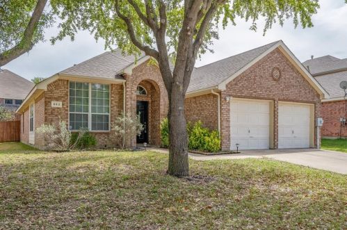 553 Continental Dr, Lewisville TX  75067-8953 exterior