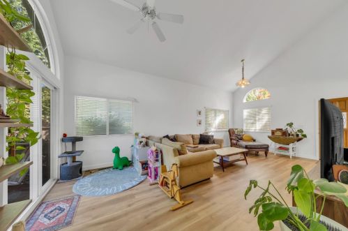 217 Fairmont Dr, Grass Valley CA  95945-9708 exterior