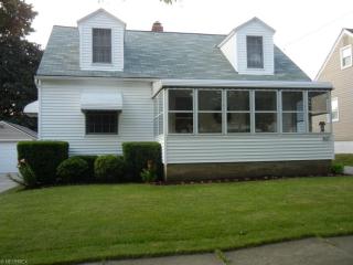 807 Firestone Blvd, Akron, OH 44306-2752