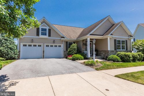 626 Prince George Dr, Lancaster, PA 17601-8802