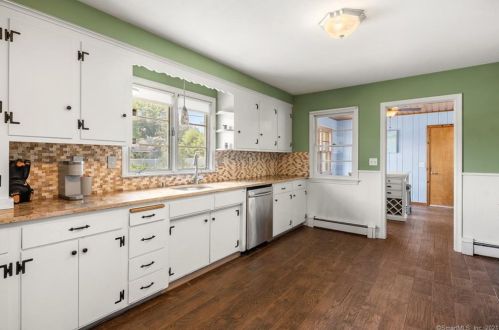 53 Edmund St, Manchester CT  06040-3811 exterior