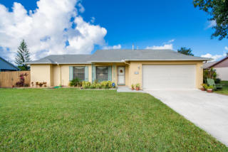 2570 Kingdom Ave, Melbourne, FL 32934-7584