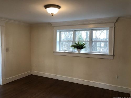 6 Powder Horn Hill Rd, Wilton CT  06897-3119 exterior