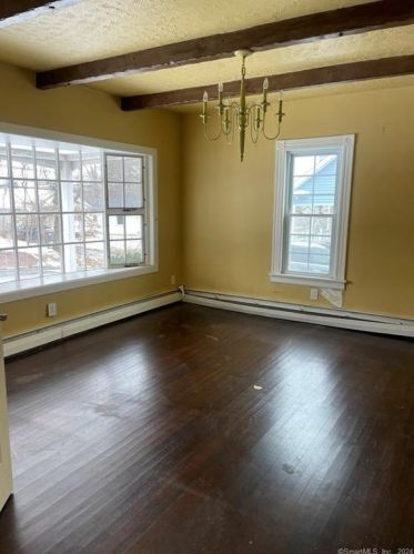 171 Park St, Stratford, CT 06614-4037