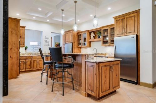 583 Lora Ln, Tarpon Springs FL 34688-9058 exterior