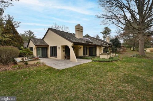 5 Horsetrail Ln, Blue Bell PA  19422-2466 exterior