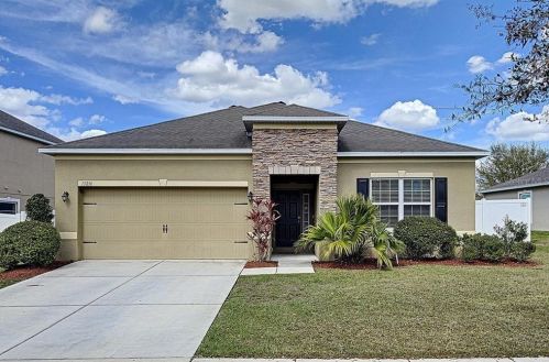 13216 Waterford Castle Dr, Dade City, FL 33525-5213