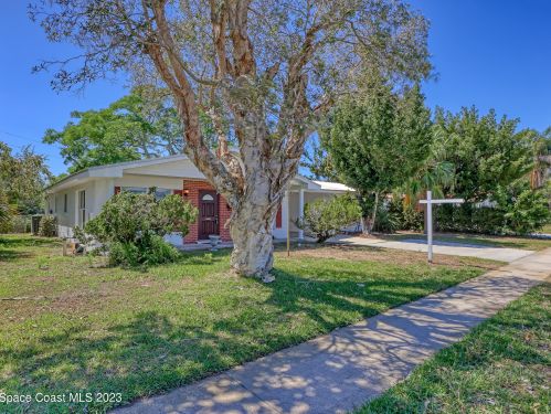 2265 Lakeview Dr, Melbourne, FL 32935-3177