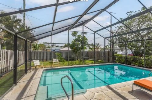 595 109th Ave, Naples, FL 34108-1807