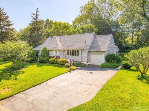 76 Farms Road Cir, East Brunswick, NJ 08816-2913