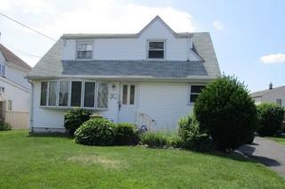 46 Edstan Dr, Moonachie, NJ 07074-1239