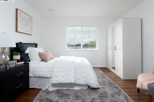 5137 Fairfax Ave, Oakland CA  94601-5410 exterior