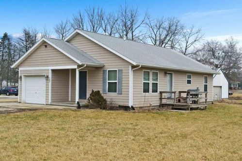 103 Center St, Reynolds, IN 47980-8202