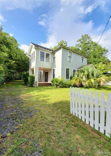 812 Blount St, Pensacola, FL 32501-6311