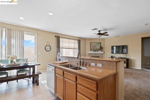 42 Vitruvius Ct, Oakley CA  94561-1778 exterior
