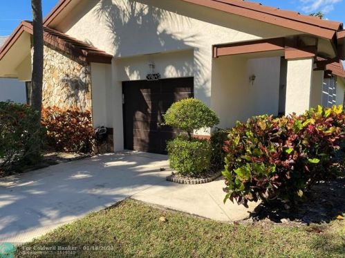 4964 Boxwood Cir, Boynton Beach, FL 33436-4743