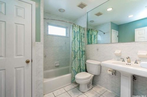 161-12 99th St, Jamaica NY  11414-2811 exterior