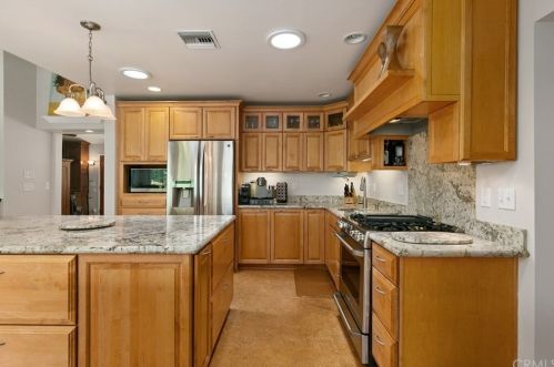 1539 Avolencia Dr, Fullerton CA 92835-3717 exterior