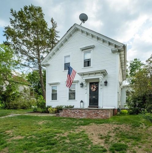 216 Chapel St, Lincoln, RI 02865-2120