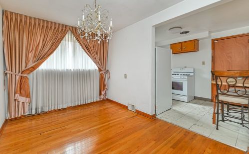 577 Grove Rd, Verona PA  15147-1656 exterior