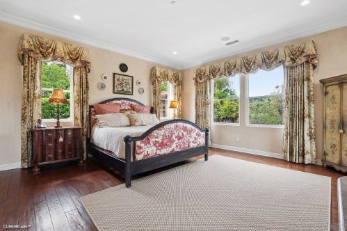 14203 Caminito Vistana, San Diego CA 92130-3724 exterior