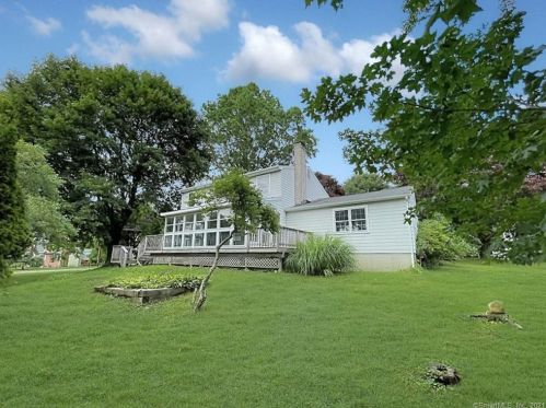 45 Sequin Dr, Groton, CT 06340-5510