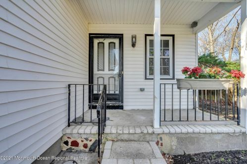 52 Forest Dr, Lakewood, NJ 08701-2314
