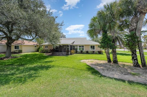1200 Continental Ave, Melbourne FL  32940-6703 exterior