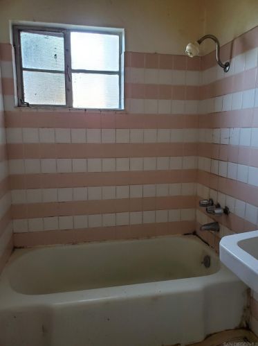 2403 Shamrock St, San Diego CA 92105-4516 exterior