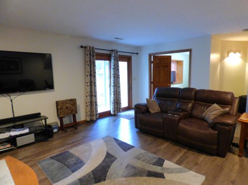 1501 Whispering Pines Ln, Bellefontaine OH  43311-9263 exterior