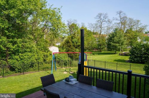 7 Elm Dr, West Enola PA  17025-2083 exterior