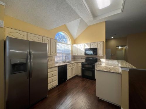 346 Arbor Ct, Euless TX  76039-3741 exterior