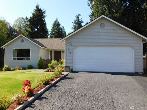 1375 Huckle Dr, Bremerton, WA 98311-9006