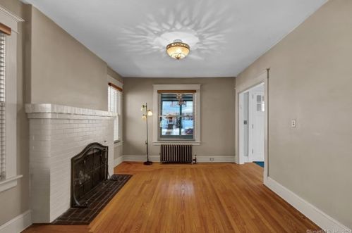 10 Goldberg Ave, Norwich CT  06360-4314 exterior