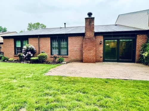 1041 Rutledge Dr, Pittsburgh, PA 15241-3916